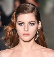 Chic prom hair with sideswept waves