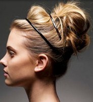 Simple knot with black headbands